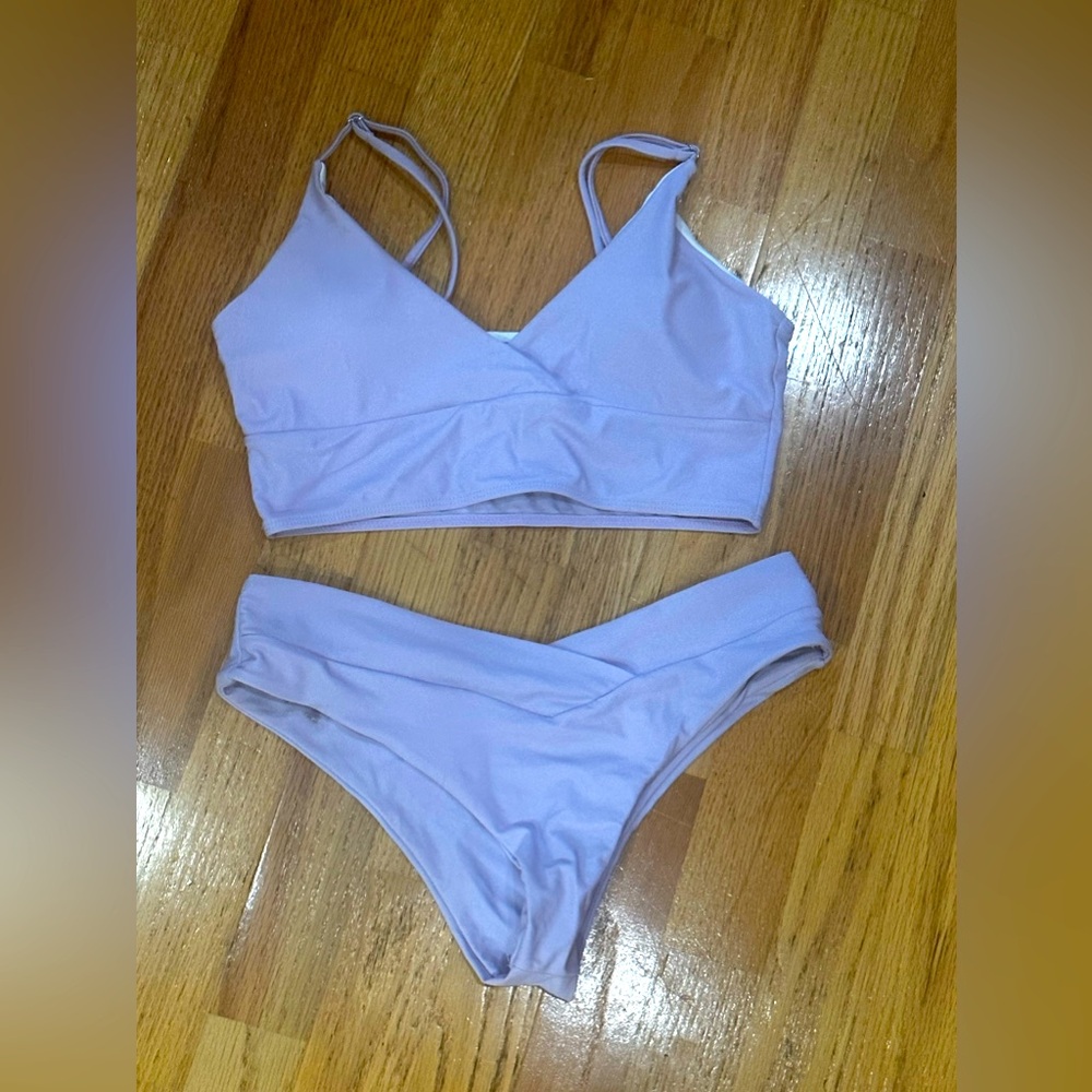 Lilac Purple Women’s Bikini two piece swimsuit bathing suit medium